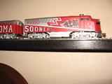 HO scale OU Sooner's themed 12 car electric train set with track and storage organizer