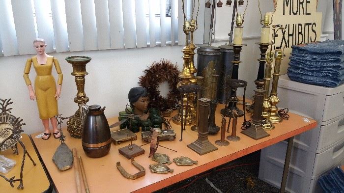 small wooden mannequin....table lamps...other cool stuff