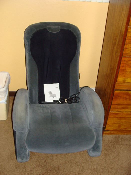 Lightly used I Joy 100 Massage Chair $175.00