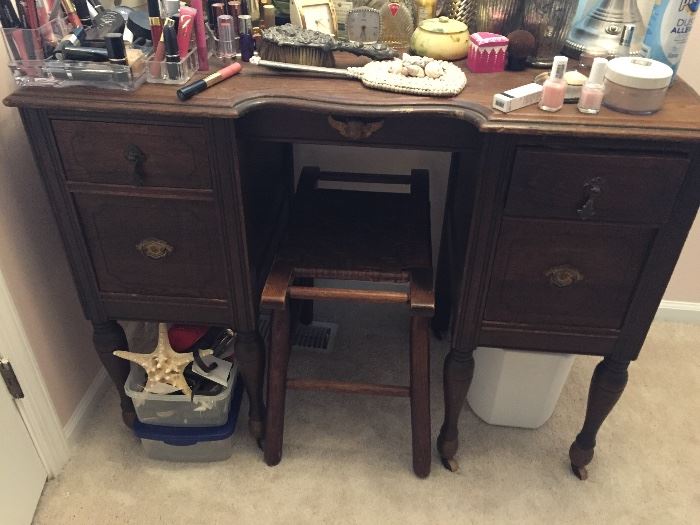 Antique dressing table with mirror 