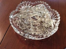 Cut glass dish & lustres