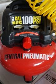 Central Pneumatic 3 gal oilless 100 psi