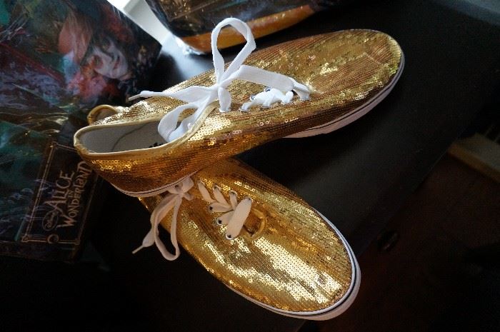 Holiday Decorations Halloween GOLD SHOES ~ YOU GOTTA HAVE THESE