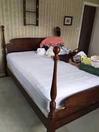 Four poster double bed