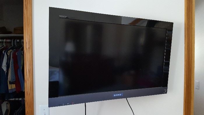 Sony 32" LCD Television