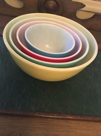 pyrex mixing bowls