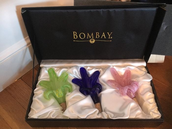 Bombay Co. hand-blown Wine Stopper gift set