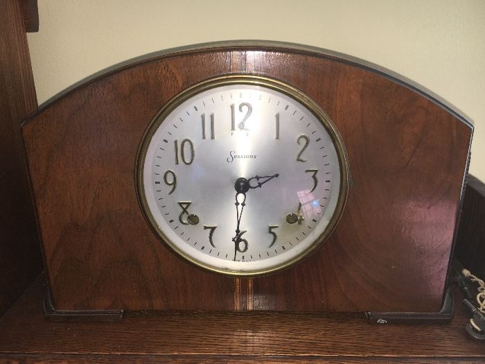 Vintage Sessions mantle clock