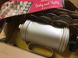 Vintage Mirro Aluminum Cooky Cookie and Pastry Press