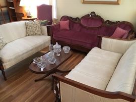Vintage Sheraton sofa set