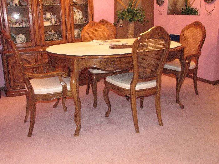 dining room table with 6 chairs, leaves and pads