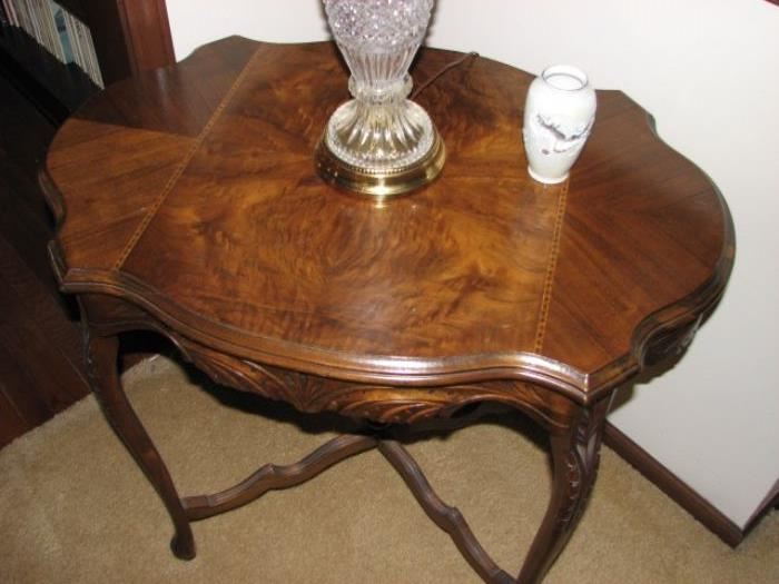 accent table