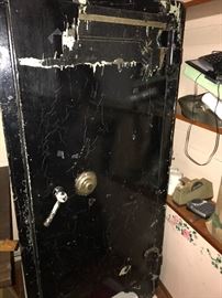 Safe from bank in Arlington