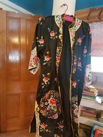 Beautiful Chinese silk kimono, 1950s or 60s, excellent condition