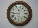 Wall clock, runs on battery