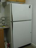 GE refrigerator w/ice maker