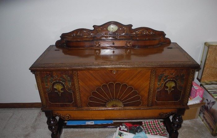 Stunning antique sideboard/chest with clock