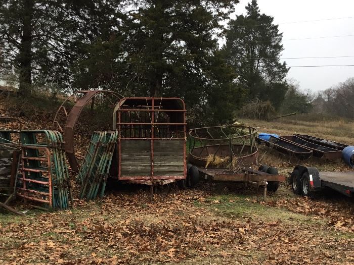 Cattle gates, Live stock trailer, hay rings