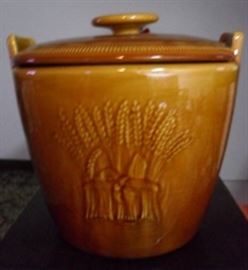  Wheat lidded container