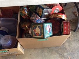 Garage - decorative tins