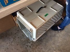 Garage - pet carrier