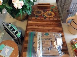 Calendar with all months, days 1-31, and holidays