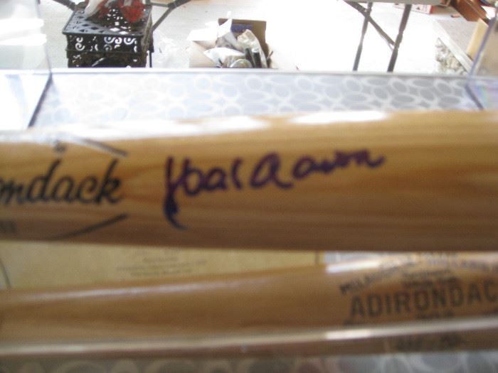 Hank Aaron signature bat