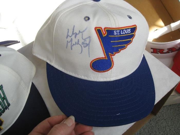 Wayne Gretzy signed cap
