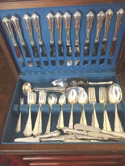 89 PIECES OF 830 SILVER BY NORWEGIAN SILVERSMITH THORVALD MARTHINSEN IN THE MARTHA PATTERN. 