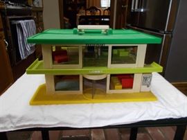 Playschool HOLDAY INN with accessories 