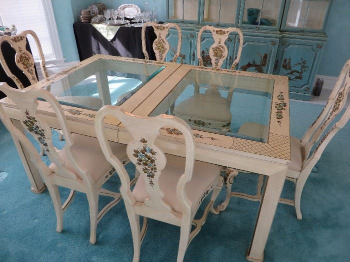 GLASS INSERT TOP DINING TABLE  / 8 QUEEN ANNE CHAIRS WITH HAND PAINTED ACCENTS				
UNION NATIONAL FURNITURE	(shown without leaf)