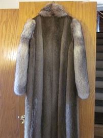 Full length beaver coat with Crystal Fox trim and sleeves by Lee Suppe', Canadian Fur Company.  In great condition.