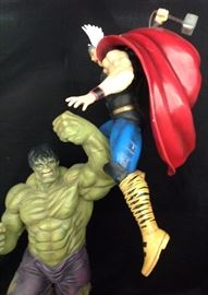 Hulk Vs Thor Diorama by Halimaw
