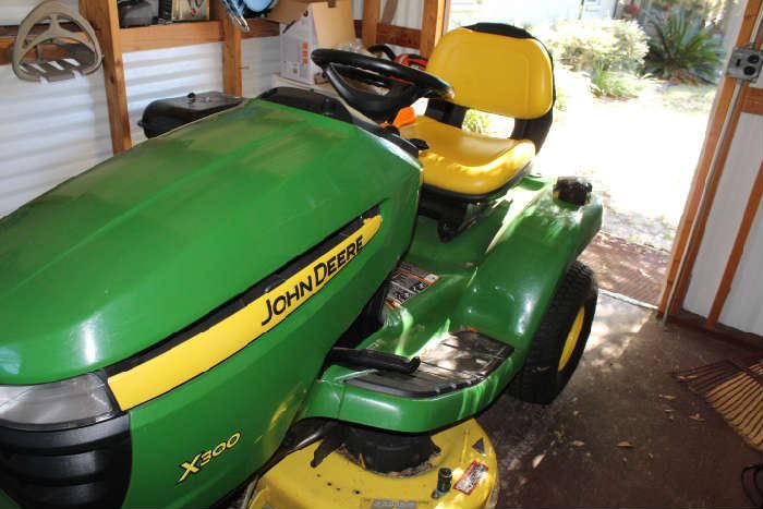 John Deer X300 Riding Lawn Mower