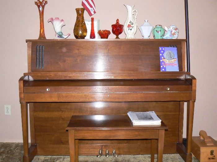 Baldwin Hamilton Console Piano Very Good Condition - Serial # 476076 Style 243 44"T x 58"W x 25"D 