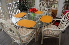 BEAUTIFUL BAMBOO ROUND TABLE WITH FOUR CHAIRS