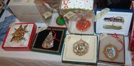 WHITE HOUSE ORNAMENTS