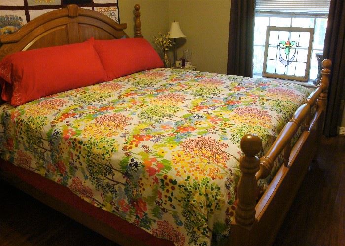 SUPERB KING SIZE BED with LINEN