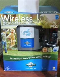 WIRELESS PET CONTAINMENT SYSTEM - NEW IN BOX WITH EXTRA'S