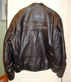MINT CONDITION - ORIGINAL HARLEY DAVIDSON COMPETITION II BODY ARMOR LEATHER JACKET. SEE NEXT TWO PICS