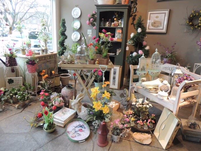 Business Liquidation Home Decor Holiday starts on 2/16/2017