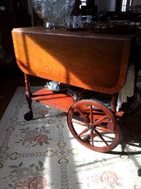 solid wood tea cart. excellent condition