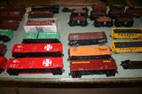 Atlas O scale 2 rail car kits - RTR