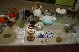 Misc kitchenware including Pyrex.