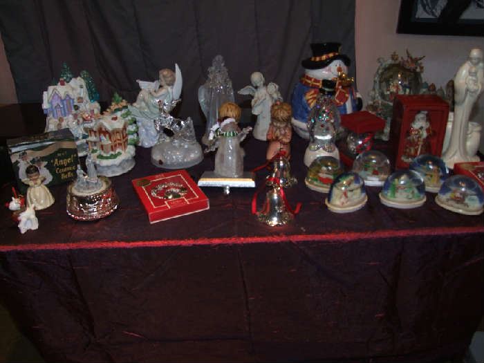 HOLIDAY AND ASSORTED COLLECTIBLES