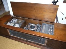 VINTAGE MUSIC SYSTEM. PHONO-AM/FM-REEL TO REEL.
