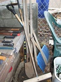 ASSORTED GARDEN TOOLS