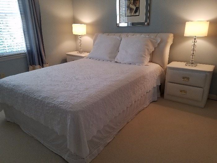 Queen Size Bed Set - White Padded Retro Set you don't see often!