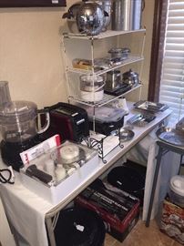 Many small appliances and dishes