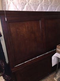 Another queen bed with headboard and footboard